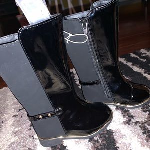Size 5 toddler boots NWT